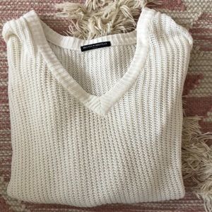 White v neck sweater
